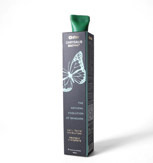 Close-up of daily moisturizer’s textured, lightweight formula with subtle scent and 50ml volume label on sleek jar lid