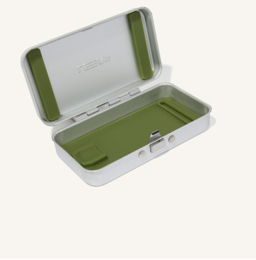 Close-up of the textured eco-friendly bamboo handle with engraved logo on Twig and Thorn razor blade cartridge