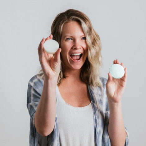 Close-up of the CRITICAL LANGUAGE Oily Hair Shampoo Bar label highlighting scent, ingredients, and eco-friendly packaging