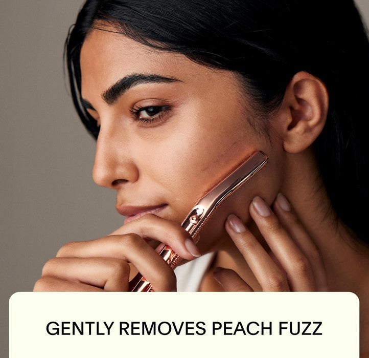 Close-up of the Mercury Leaf Dermaplaner Kit blade edge with textured stainless steel surface and precise beveled cutting