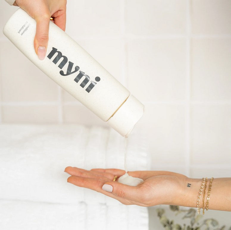 Myni Conditioner Starter Set with green and black bottles, Canadian-made hair care formula, lightweight texture, citrus