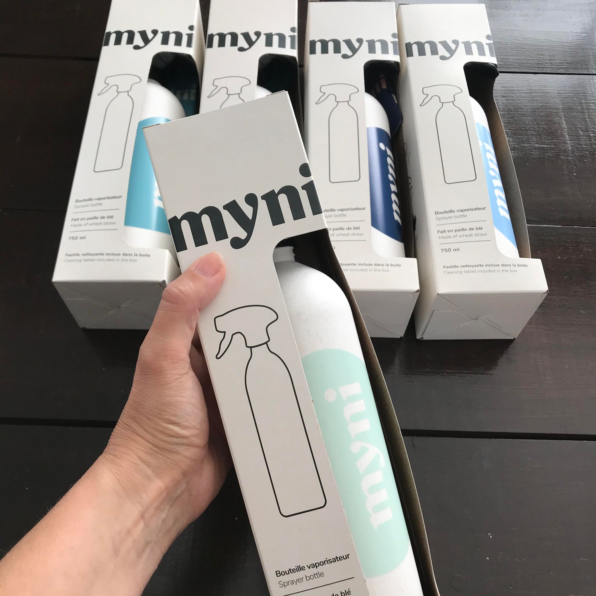Myni biodegradable wheat straw 750 ml all-purpose spray bottle with clear finish, cylindrical shape, and ergonomic pump for