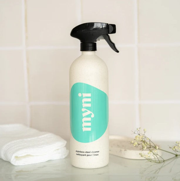 Close-up of the wheat straw material and textured surface of Myni reusable spray bottle cap highlighting eco-friendly finish